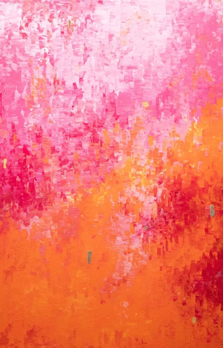 Ein elegantes orange-pinkes Gemälde mit Gold-Elementen, welches in abstrakter Form einen Sonnenuntergang wiederspiegelt. 